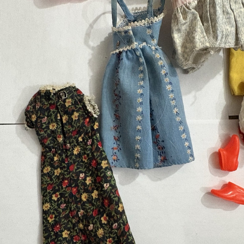 LOT Vintage 1960's 1970's 1980's 1990's Skipper Outfits Jap Shoes - Picture 7 of 10